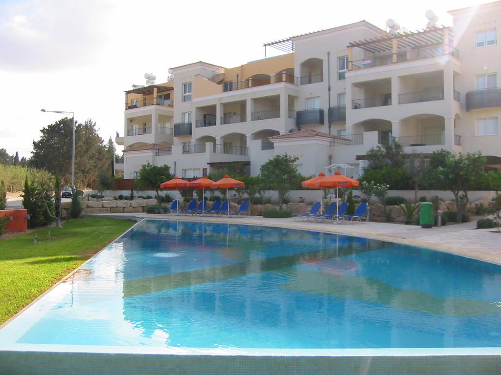 Hesperides Gardens Villa Paphos Eksteriør billede