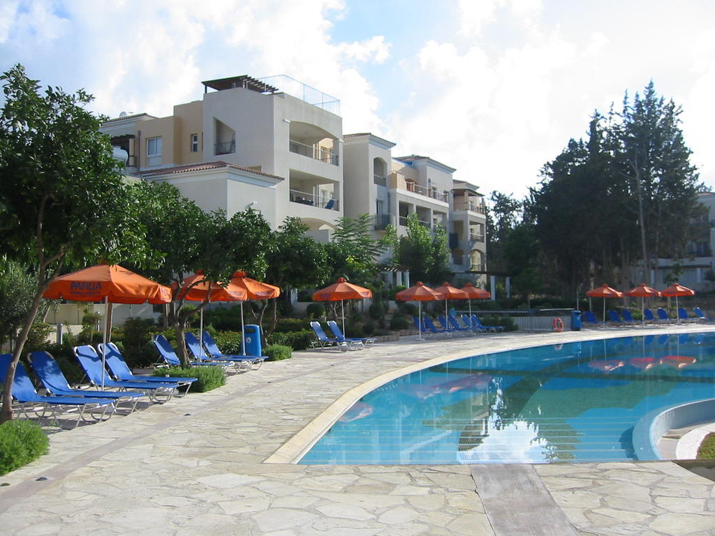 Hesperides Gardens Villa Paphos Eksteriør billede