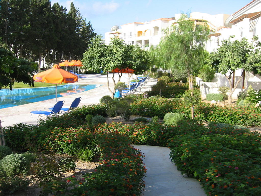 Hesperides Gardens Villa Paphos Eksteriør billede